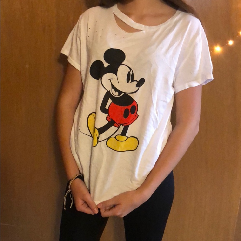 Graphic tee